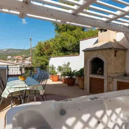 Apartment Cozy House Seget Vranjica