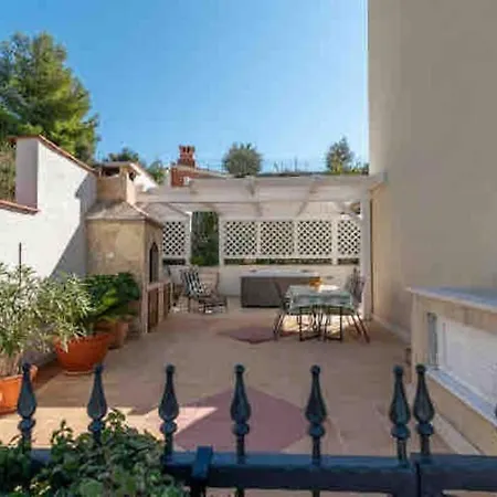 Apartment Cozy House Seget Vranjica